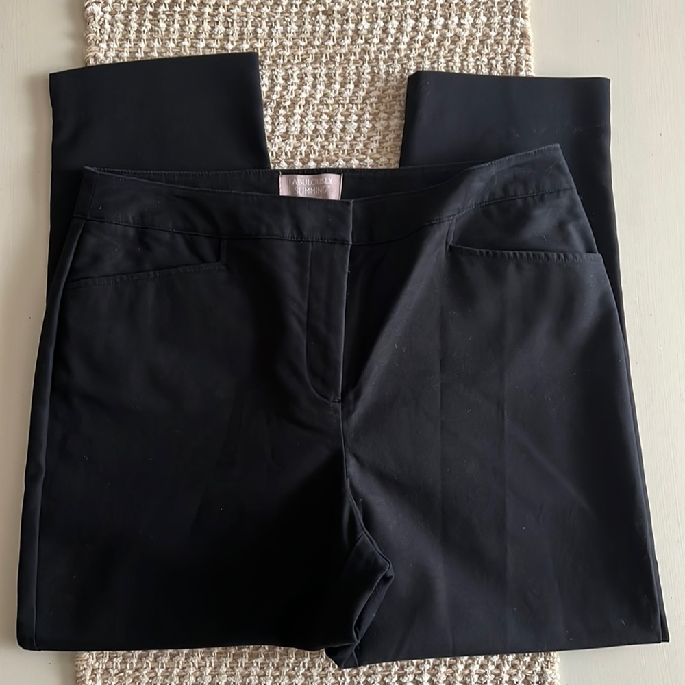 EUC! Chico's Fabulously Slimming, Ankle Crop, Black, 0.5 (6) - Picture 2 of 5